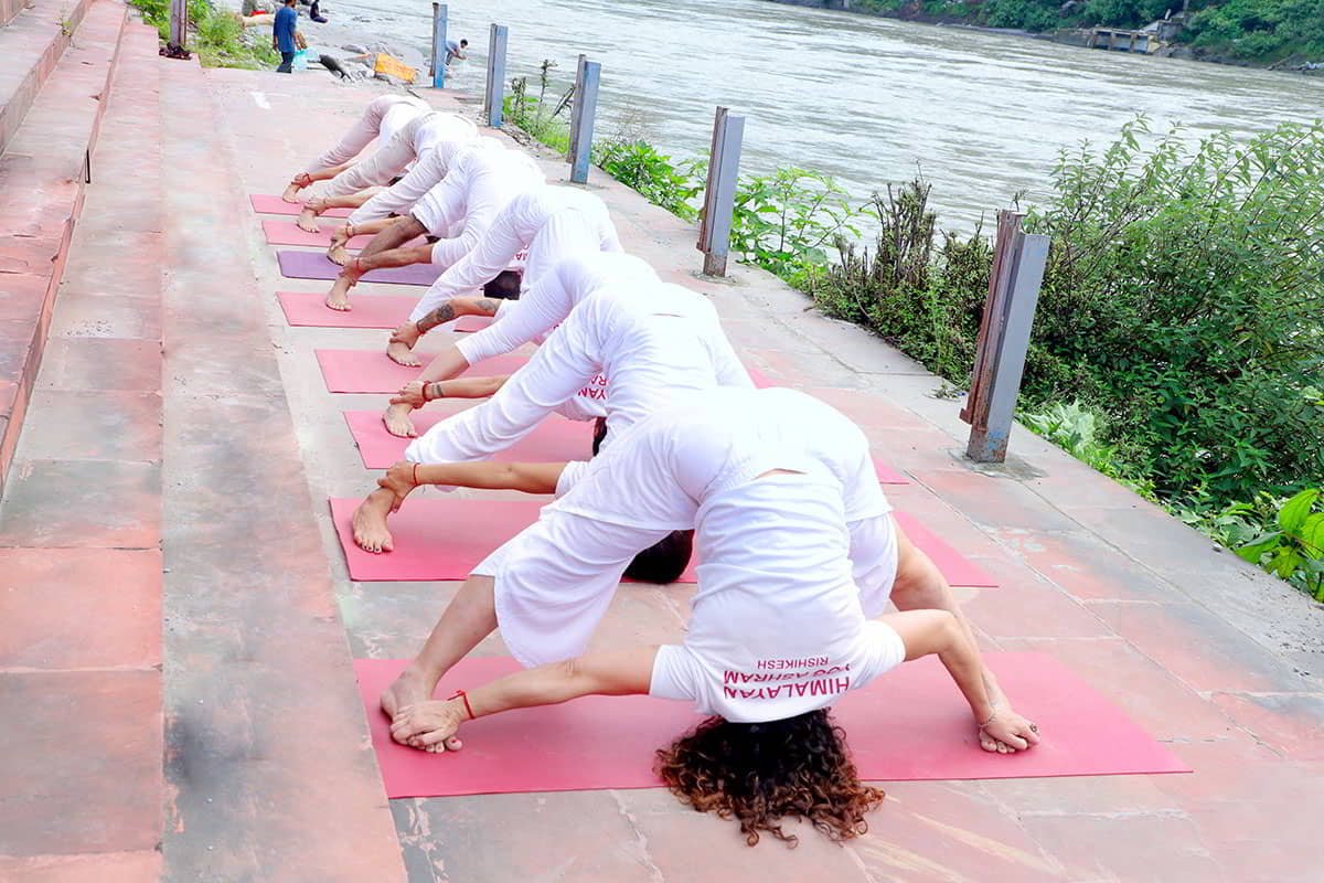 200 hour yoga ttc in rishikesh