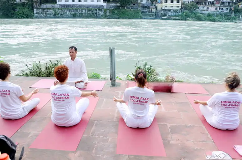 200 hour yoga teacher training in rishikesh